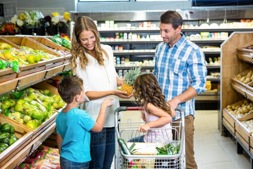10 easy tricks to save money on groceries